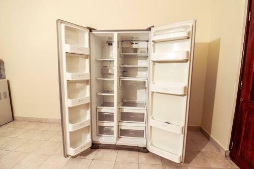 Move-in Ready, 3 Bedroom Beachfront Apartment