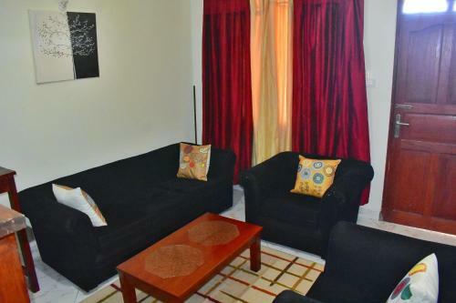 Cozy Apartment - Home Away From Home!