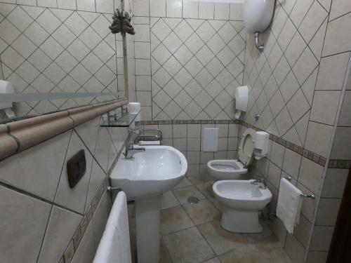 Hostal Re Vincy - Affittacamere