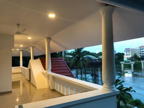 Villa River Meadows Home Stay
