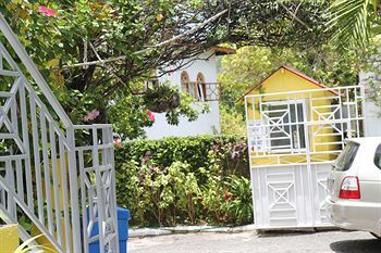 Hotel Executive Shaw Park Guest House