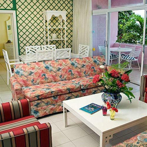 Shaw Park Beach Hotel