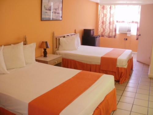 Pineapple Court Hotel