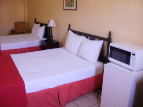 Pineapple Court Hotel