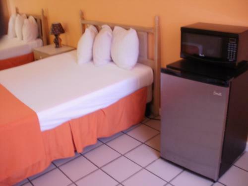 Pineapple Court Hotel