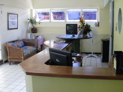 Pineapple Court Hotel