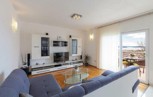 Villa Leona Villa In Kastel Luksic, Playground & Pool