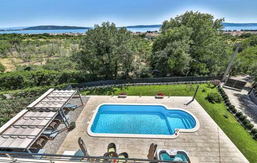 Villa Leona Villa In Kastel Luksic, Playground & Pool