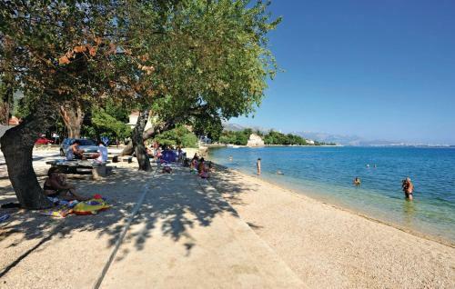 Villa Leona Villa In Kastel Luksic, Playground & Pool