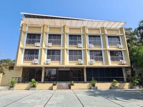 Hotel Sapphire By Fair Hospitality