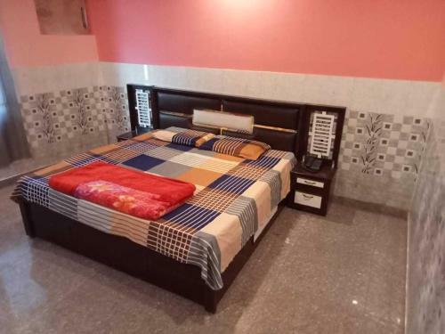 Apartamento Oyo Home 85099 Bankey Bihari Hotel