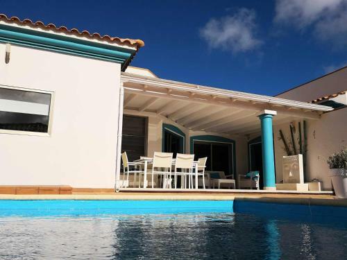 Albergue Surfintrip Academy&camp