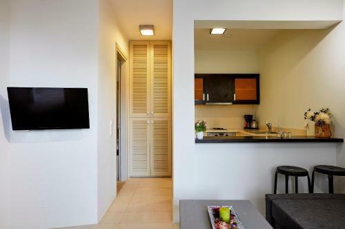 Vivian Art Apartments