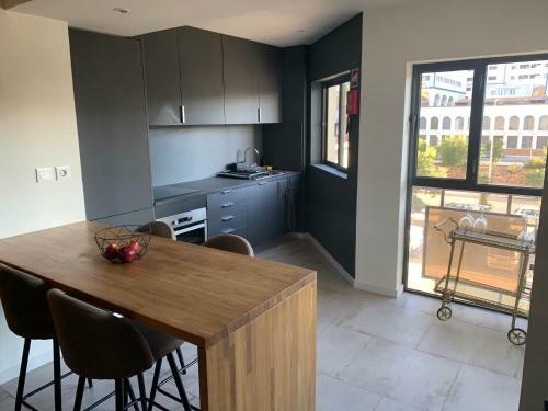 Modern Apartment Ideally Located