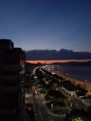 Apartamento Amplo De Frente Para O Mar, Santos-sp