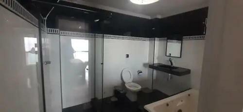 Apartamento Amplo De Frente Para O Mar, Santos-sp