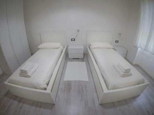 Black&white Guest House