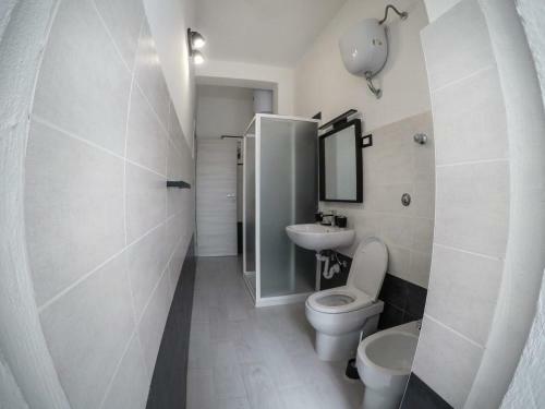 Black&white Guest House