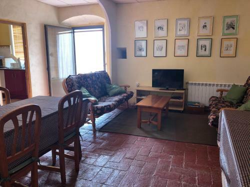 Can Borr�s - Casa Rural, G�te, Vacation Rental - Priorat