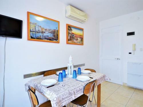 Snug Apartment In Rosolina Mare With Shared Swimming Pool