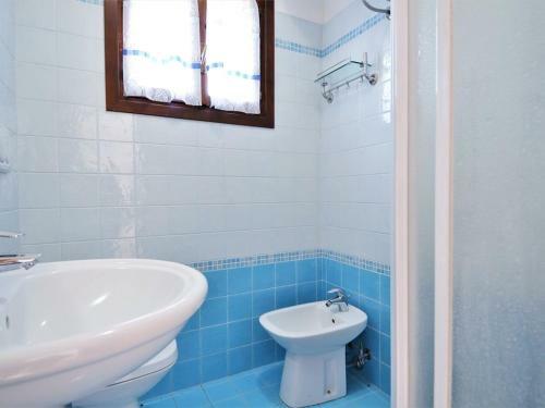 Snug Apartment In Rosolina Mare With Shared Swimming Pool