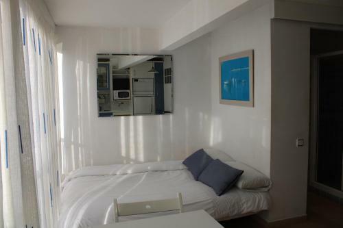 Apartamento Estudio Primera L�nea De Mar Con Piscina Y P�rking