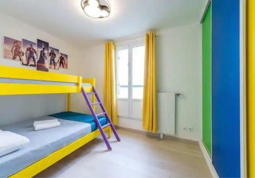 Very Central Disneyland Apartment