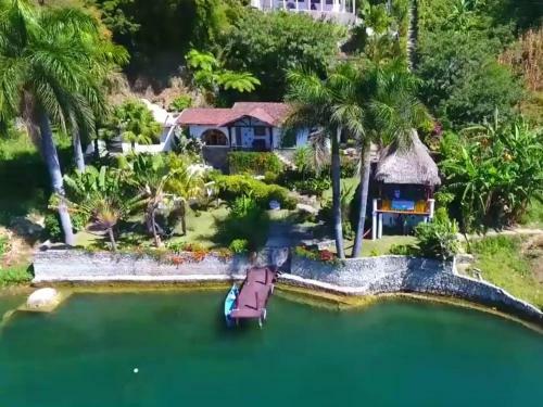 Hotel & Restaurant Jinava Bay