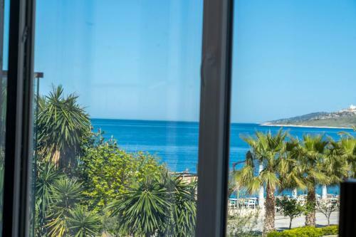 Horizon Residence - Beachfront Apartments