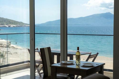 Horizon Residence - Beachfront Apartments