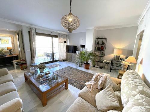 Apartamento Central Large 2 Bdrms Sunlit Retreat, Terrazas De Banus Big Terrace