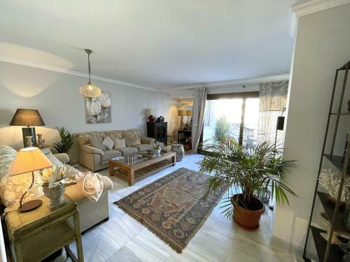 Apartamento Central Large 2 Bdrms Sunlit Retreat, Terrazas De Banus Big Terrace