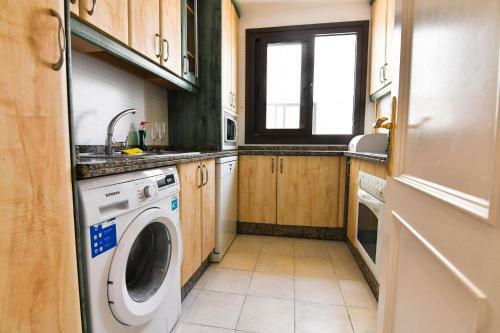 Apartamento Central Large 2 Bdrms Sunlit Retreat, Terrazas De Banus Big Terrace