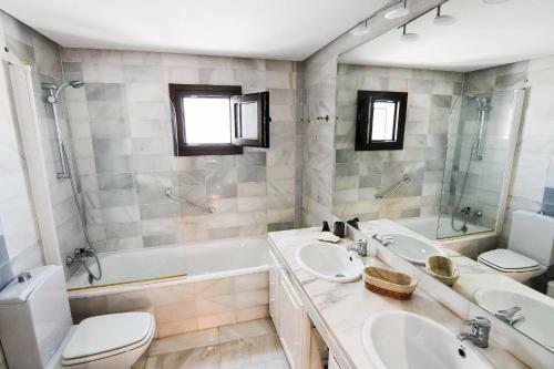 Apartamento Central Large 2 Bdrms Sunlit Retreat, Terrazas De Banus Big Terrace