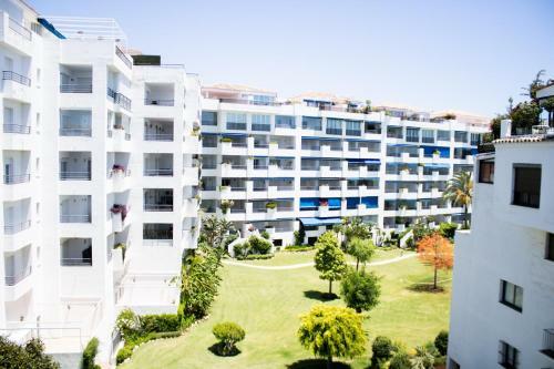 Apartamento Central Large 2 Bdrms Sunlit Retreat, Terrazas De Banus Big Terrace