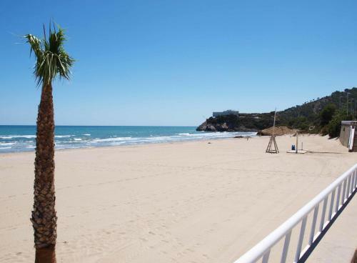 Apartup Spectacular Beach View