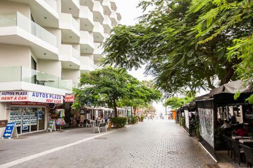 Cozy Apartment In Edificio Bahamas
