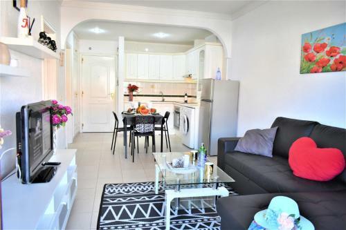 Cozy Apartment Tenerife South Wifi & Pool