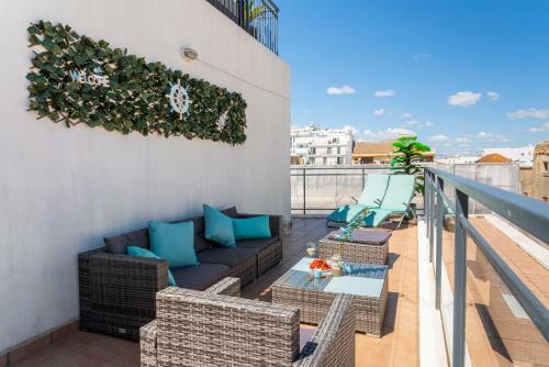 Sunshine Apartment By Ammonite&c?