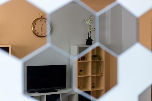 Sunshine Apartment By Ammonite&c?