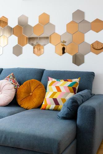 Sunshine Apartment By Ammonite&c?
