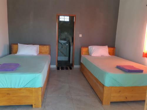 Hostal Medewi Shady House