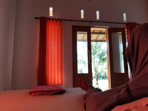 Hostal Medewi Shady House