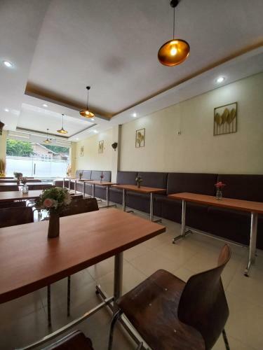 Grand Avira Hotel