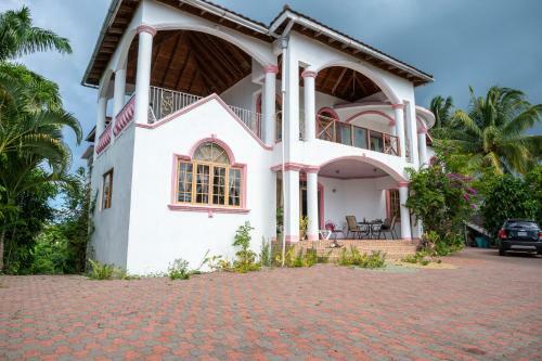 Hostal Burg Ann's Villa