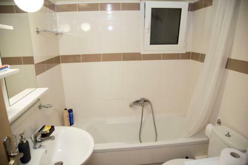 Apartamento Gazi Discrit Next To Subway