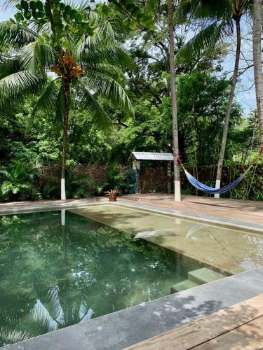 Casa Perry - Jungle Bungalow - El Tunco