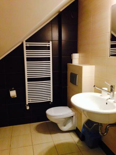 Bed & Breakfast Modryna - Modrzewiowy Dom