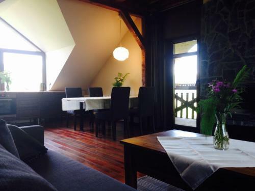 Bed & Breakfast Modryna - Modrzewiowy Dom