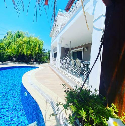 Villa Belis&liya